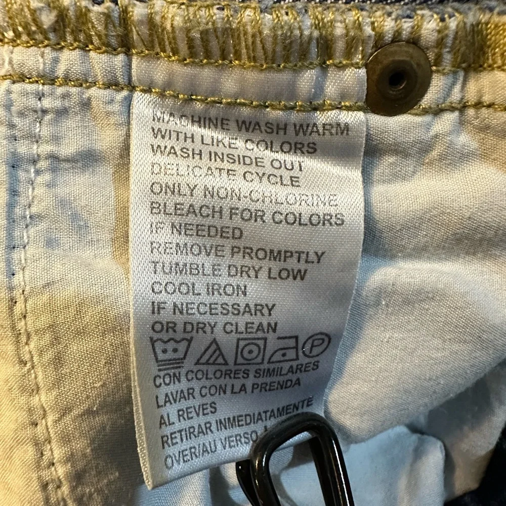 Liz Claiborne‎ LizWear size 10 Blue Capri Beaded Mid Rise Cotton Denim Jeans